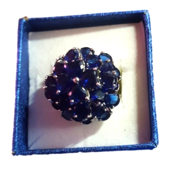 Blue Sapphire Cluster Ring - Picture 2 of 4